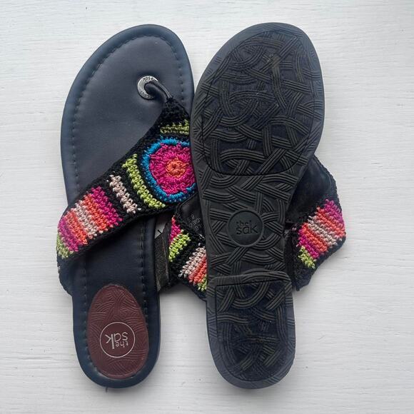 Black and multi colored the SAK 8.5 Women's thong sandals crochets Knitted EUC - Picture 2 of 3